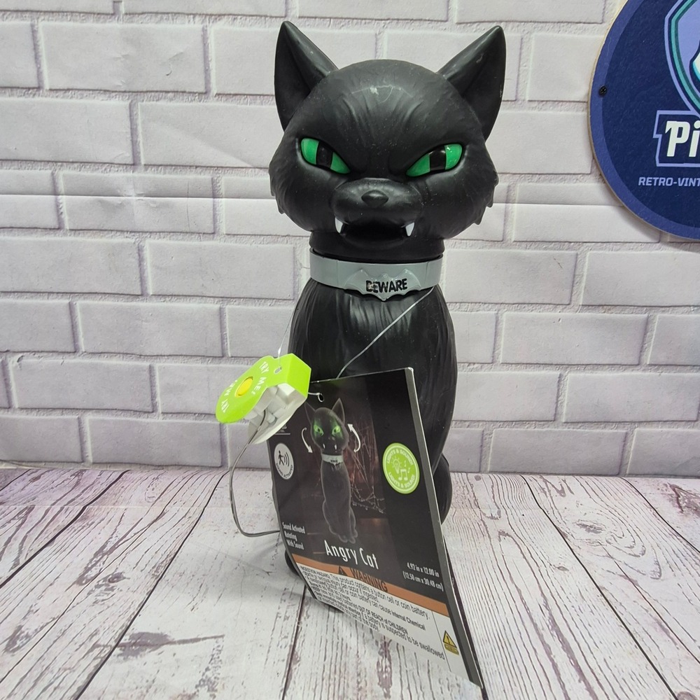 Halloween BlowMold Angry Cat Sound Activated Rotating Head Light Up Eyes 12 Inch